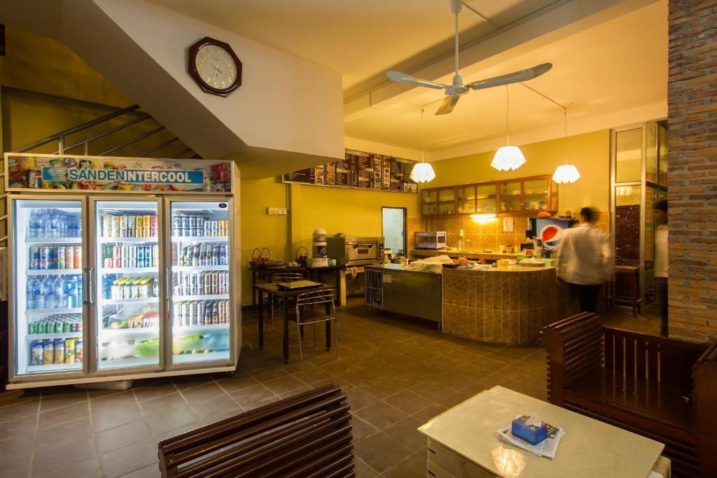 Sakal Guesthouse Restaurant & Bar Sihanoukville Ngoại thất bức ảnh