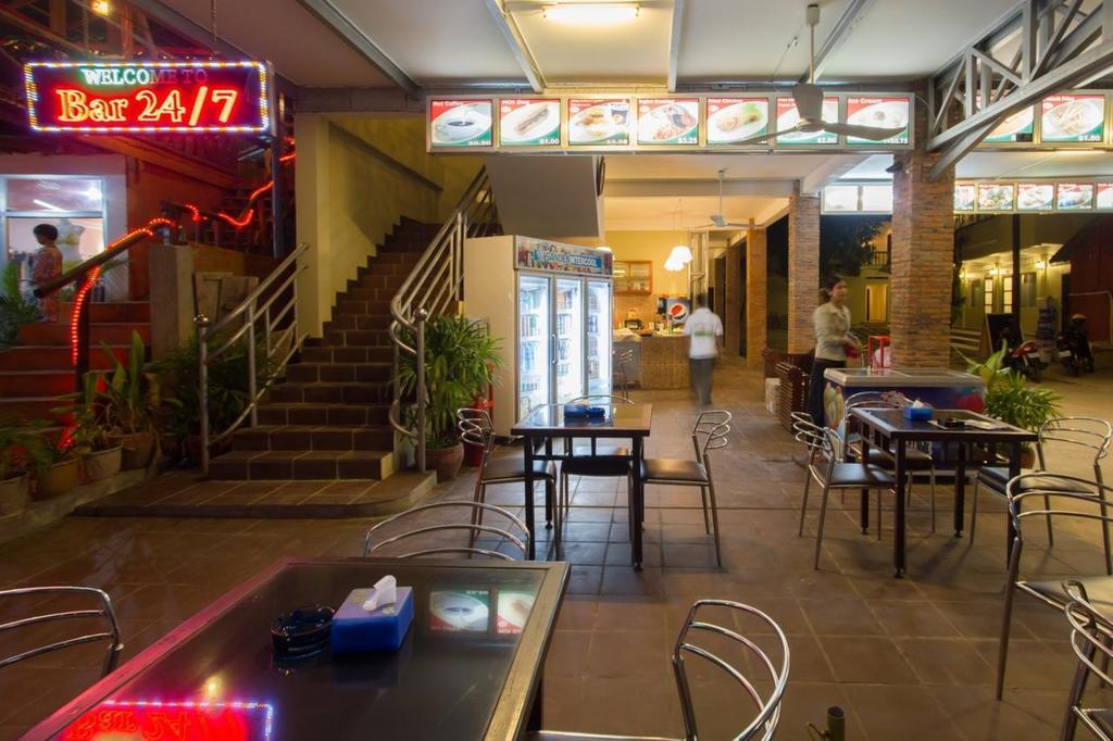 Sakal Guesthouse Restaurant & Bar Sihanoukville Ngoại thất bức ảnh